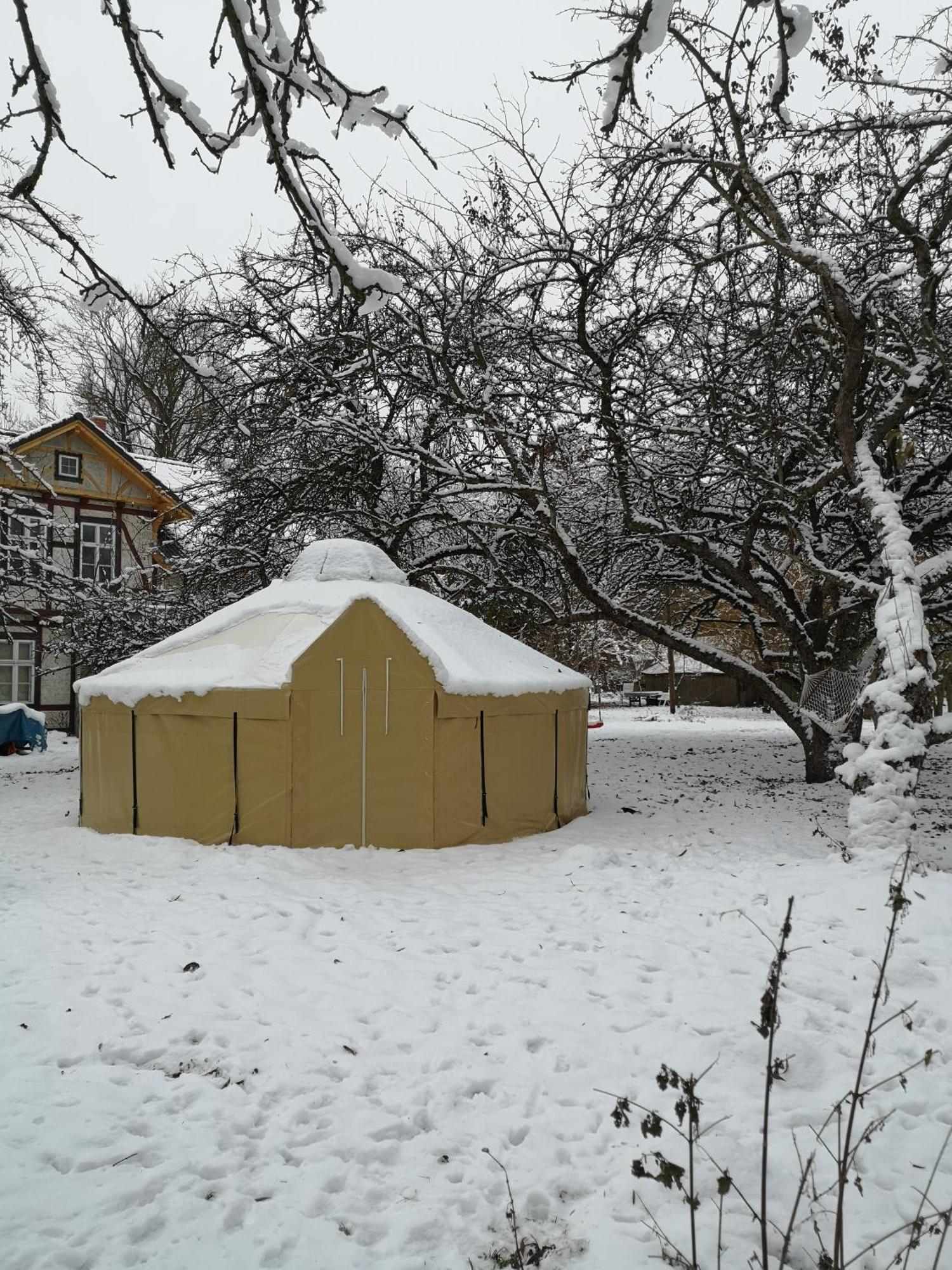 Jurten Im Garten Eden Bub Hotel Gutzkow Exterior photo